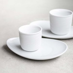 G. Benedikt DOUBLEWALLS Porcelánový dvoustěnný šálek CURLY raw, 80 ml